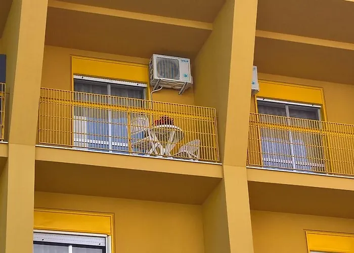 Yellow House Appartement *